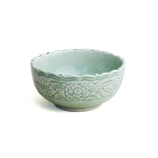Bowl with Carved Edge Pudtan Flower, Carved Edge, Green Glaze.