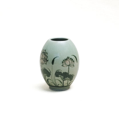 Vase, Oval Shape, Handpaint Lotus Pattern