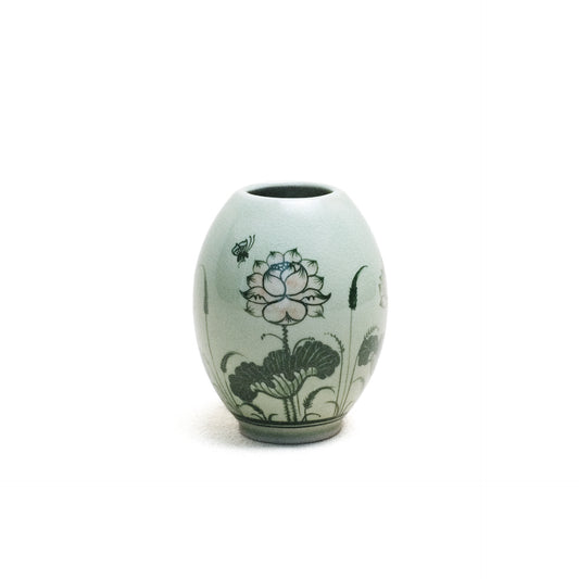 Vase, Oval Shape, Handpaint Lotus Pattern